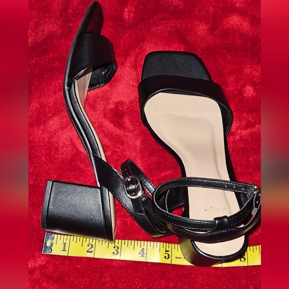 A New Day Black Ankle-Strap Open Square-Toe Sandals - Size 7.5W - Picture 5 of 6